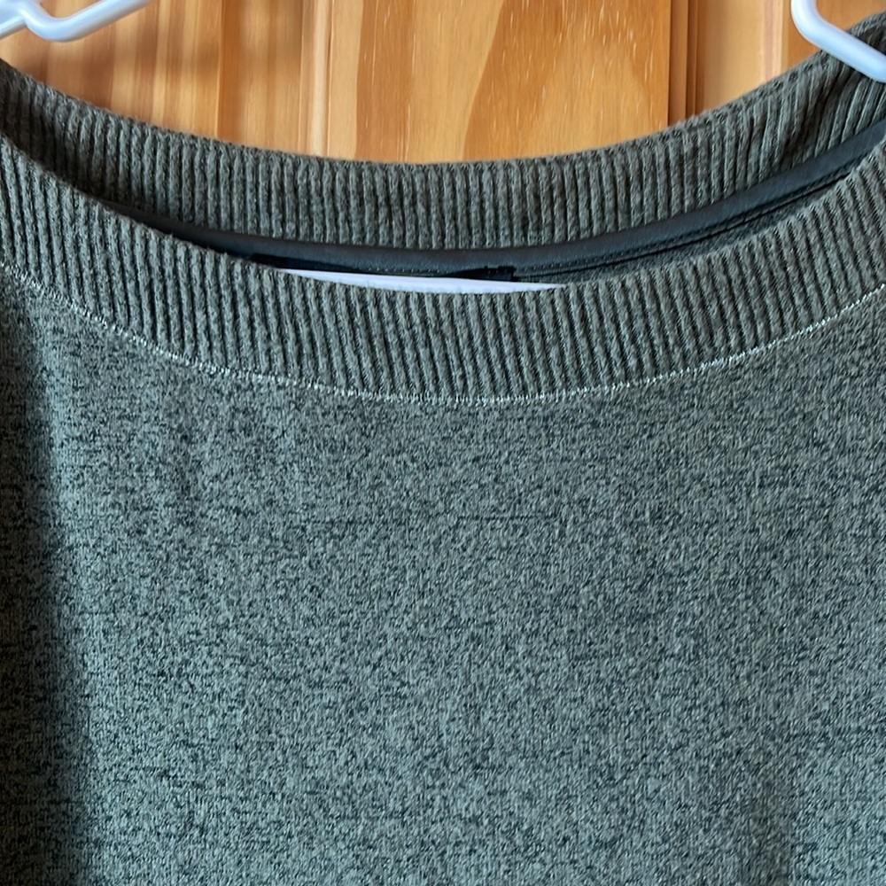 WHBM Top - Size Large - Picture 2 of 9